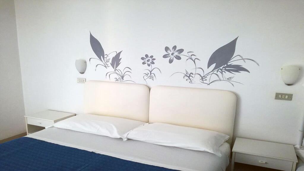 Albergo B&B Serafini 里米尼 外观 照片