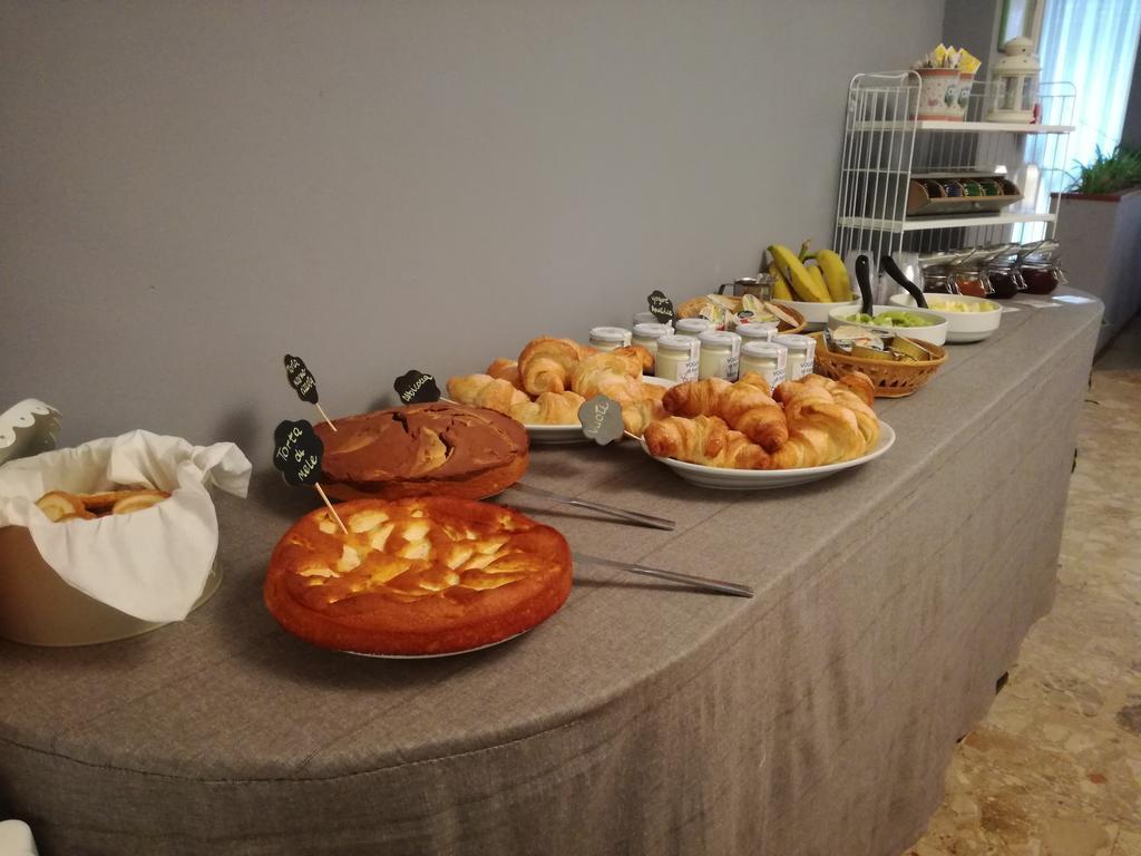 Albergo B&B Serafini 里米尼 外观 照片